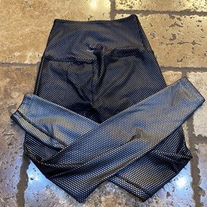 Beyond Yoga High Waisted MIDI leggings size small